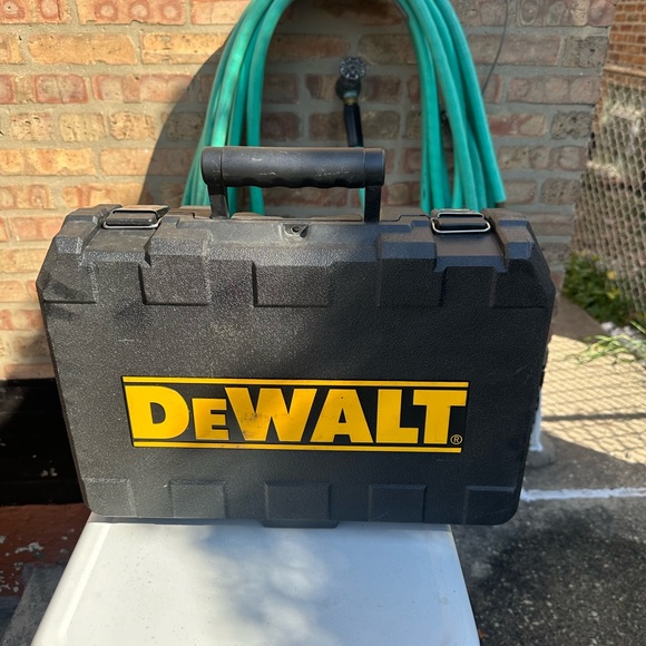 DeWalt D25023 3 Mode D Handle SDS Rotary Masonry Hammer Drill - Picture 3 of 3
